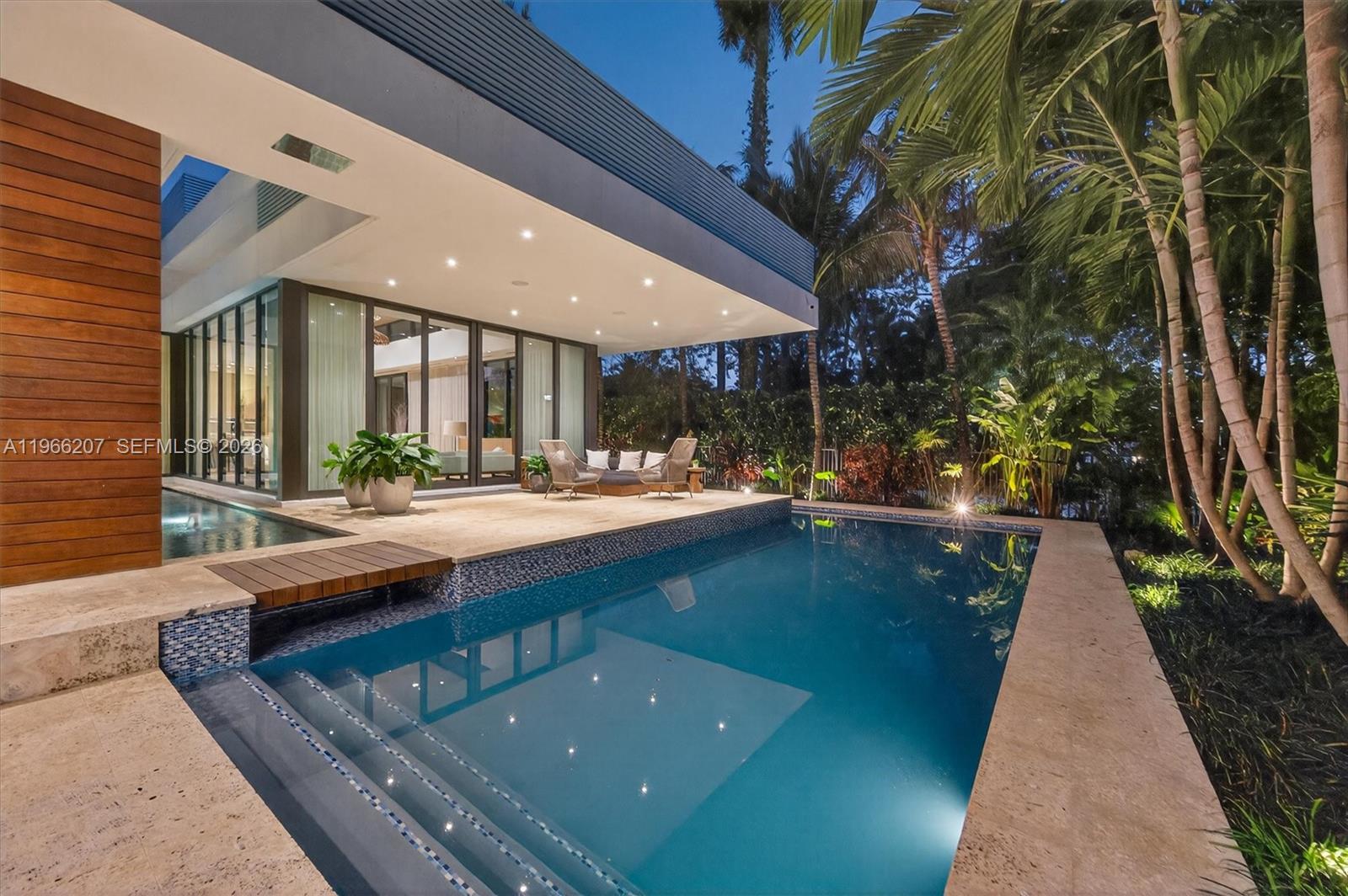 SUNSET ISLANDS-ISLAND NO - Residential