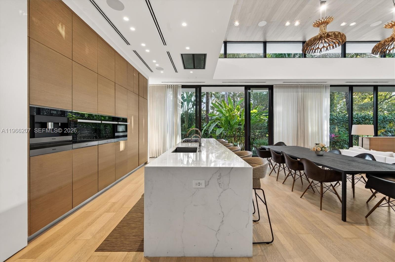 SUNSET ISLANDS-ISLAND NO - Residential