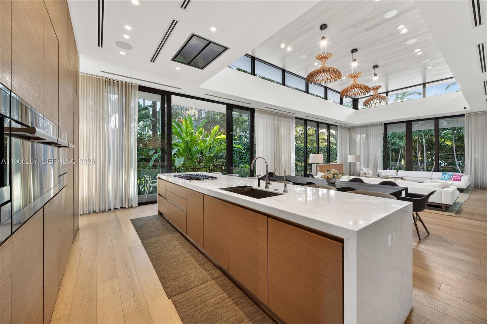 SUNSET ISLANDS-ISLAND NO - Residential