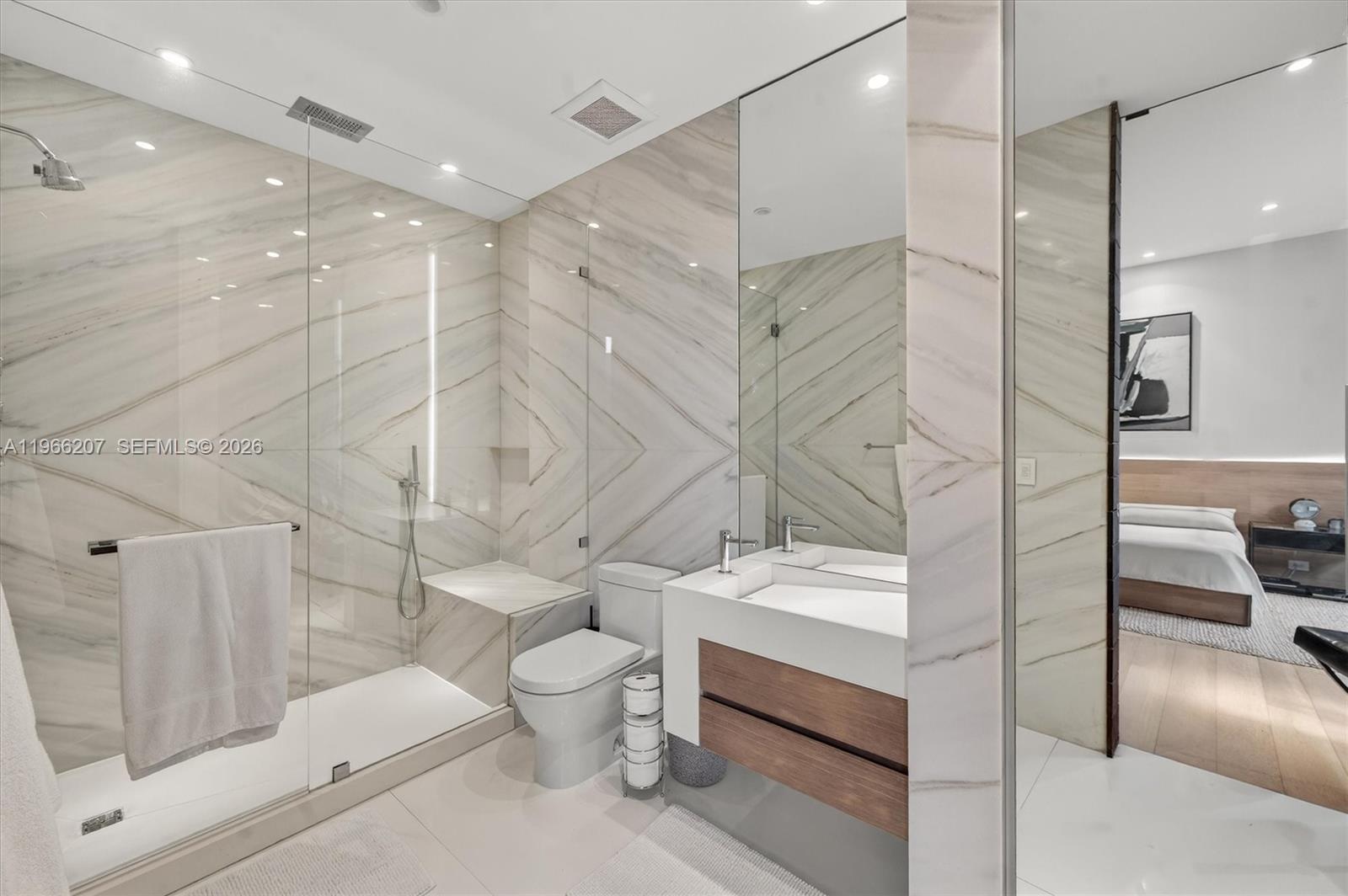 SUNSET ISLANDS-ISLAND NO - Residential