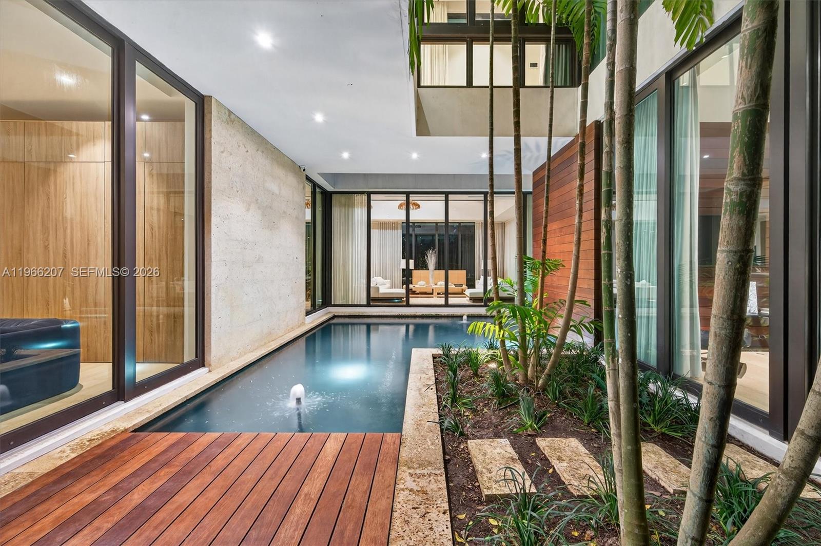 SUNSET ISLANDS-ISLAND NO - Residential