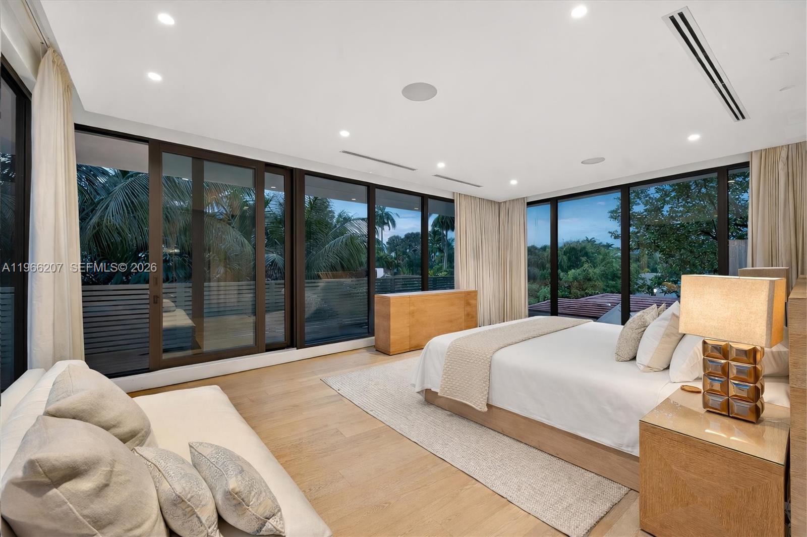 SUNSET ISLANDS-ISLAND NO - Residential