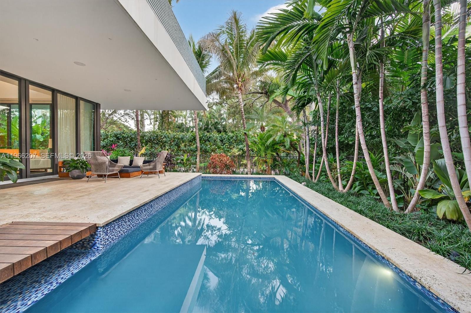 SUNSET ISLANDS-ISLAND NO - Residential