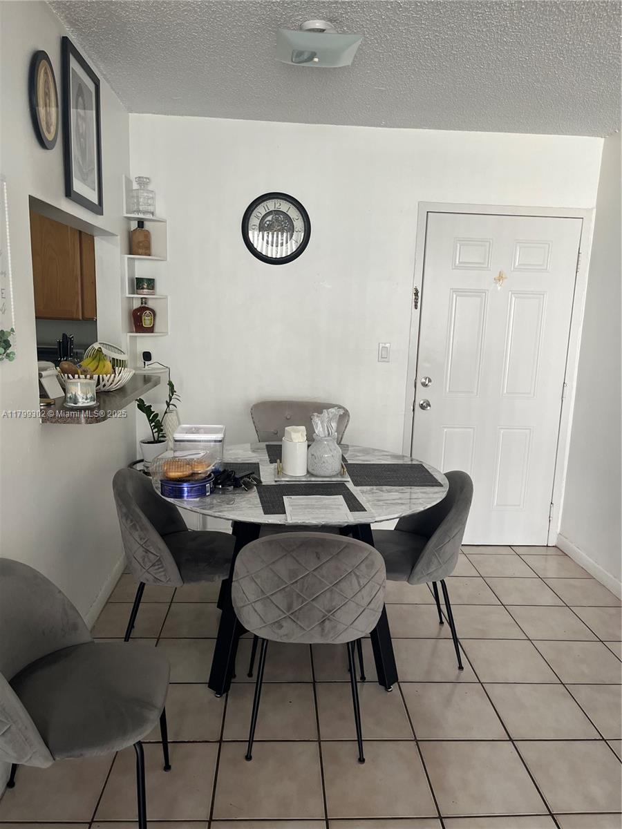 FONTAINEBLEAU GARDENS CON - Residential