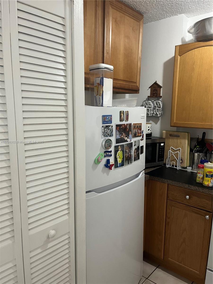 FONTAINEBLEAU GARDENS CON - Residential