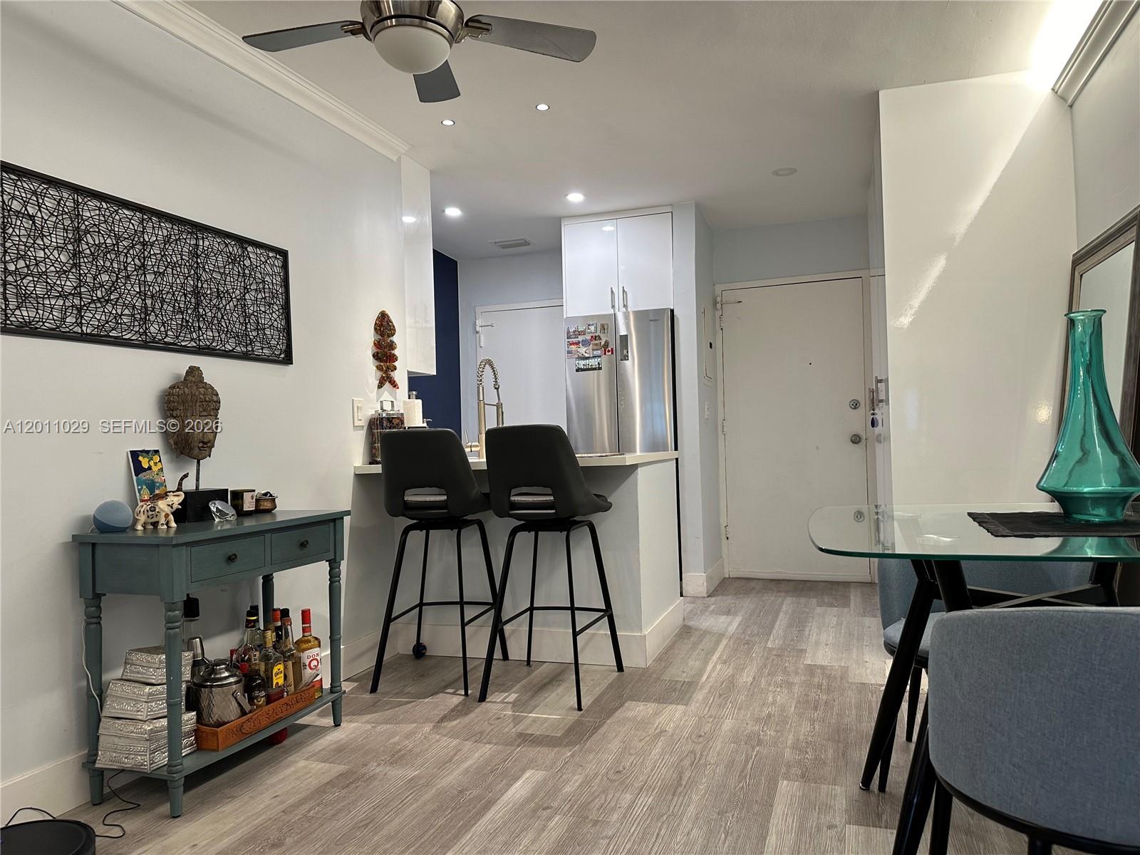 APOLLO CONDO - Residential