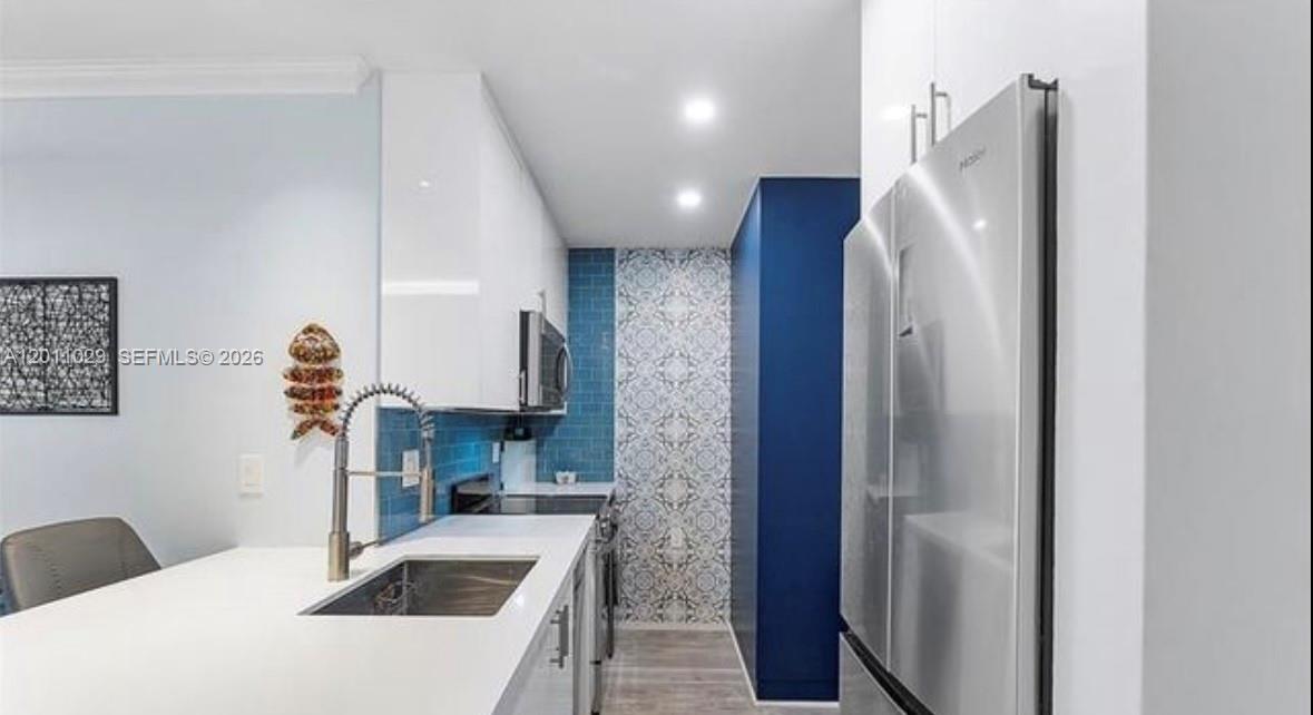 APOLLO CONDO - Residential