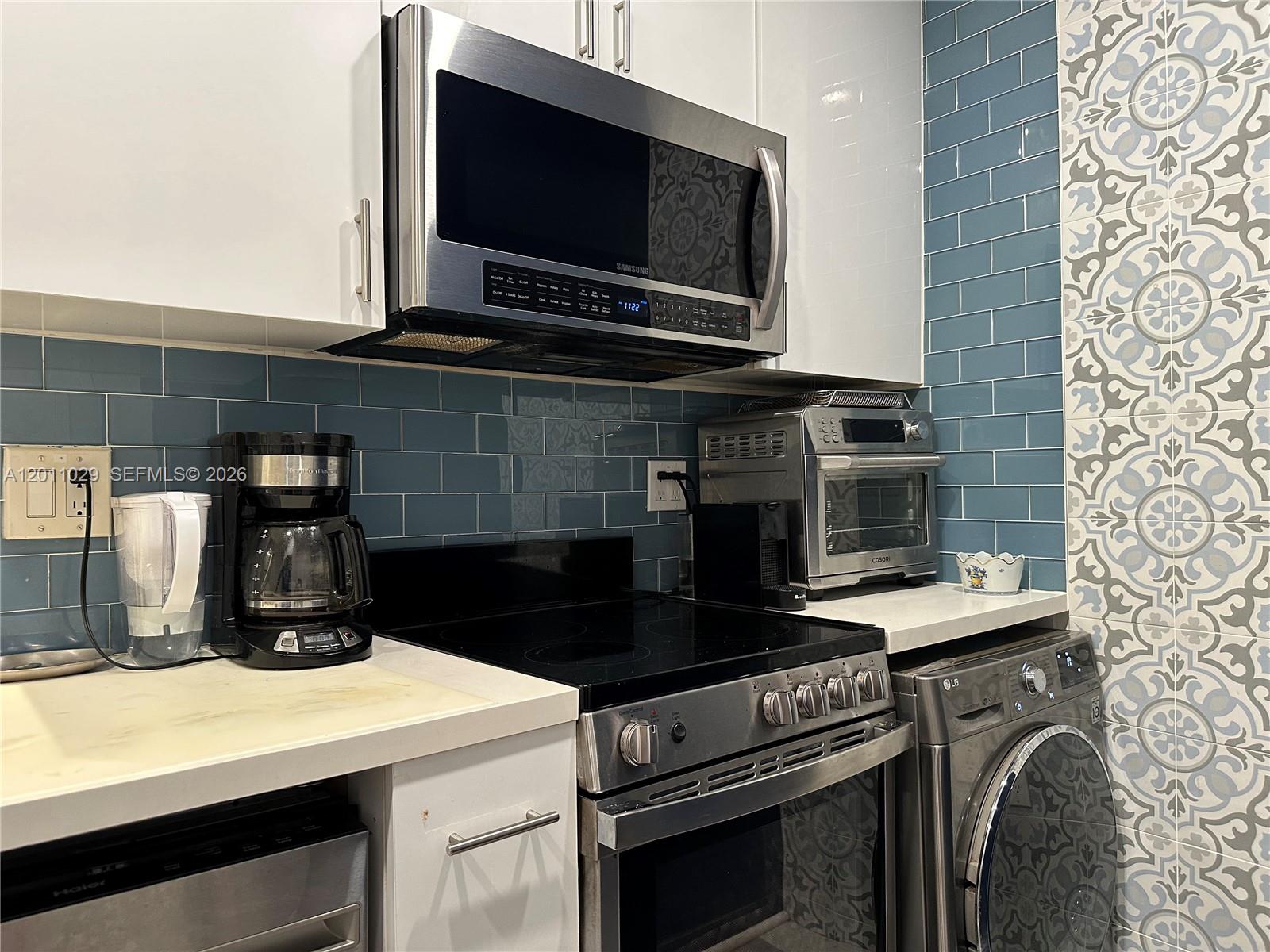 APOLLO CONDO - Residential