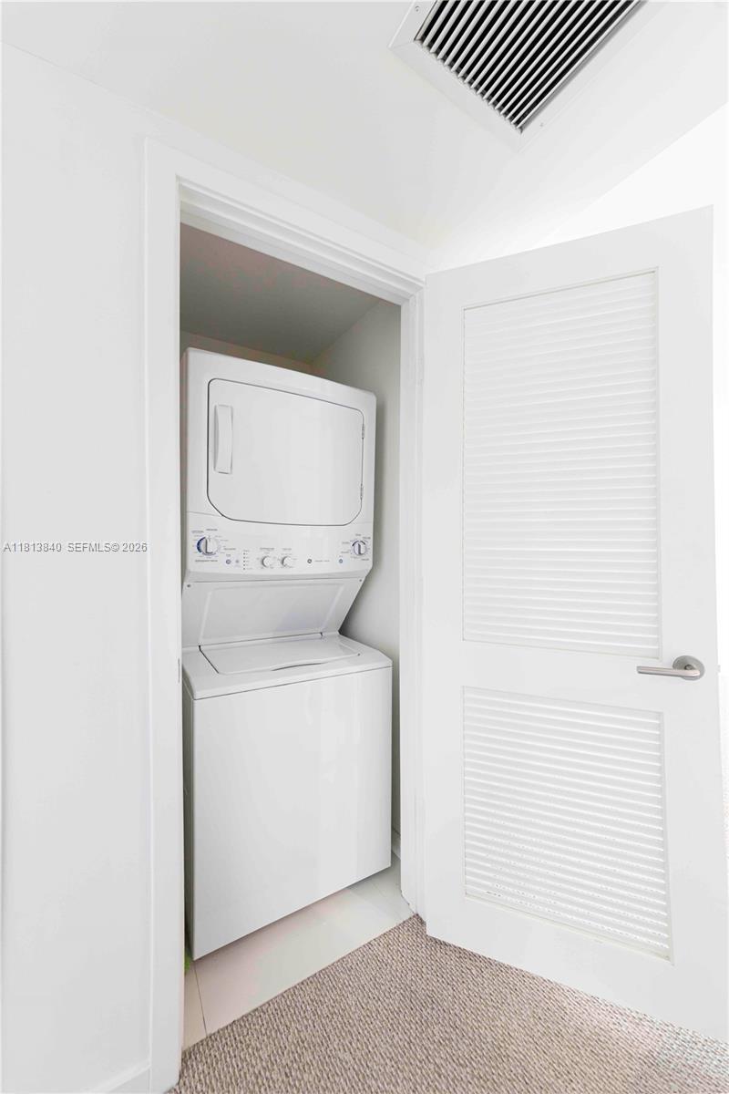 1100 MILLECENTO RESIDENCE - Residential