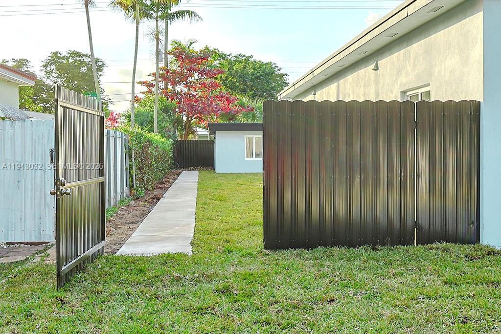 COUNTRY CLUB ESTATES SEC - Residential