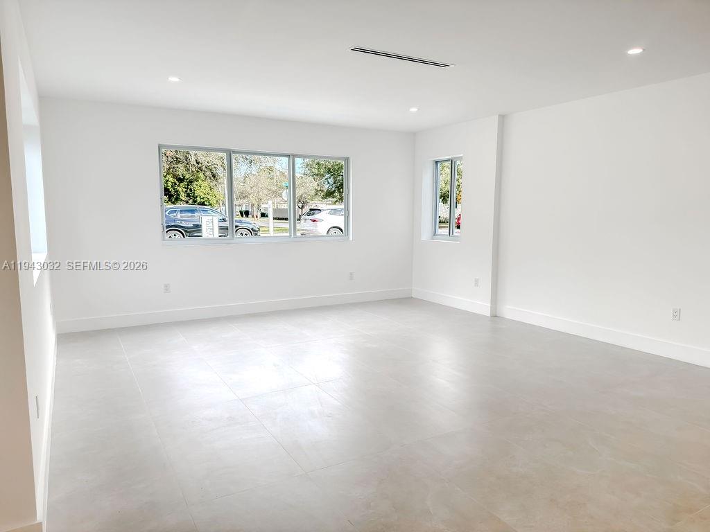 COUNTRY CLUB ESTATES SEC - Residential