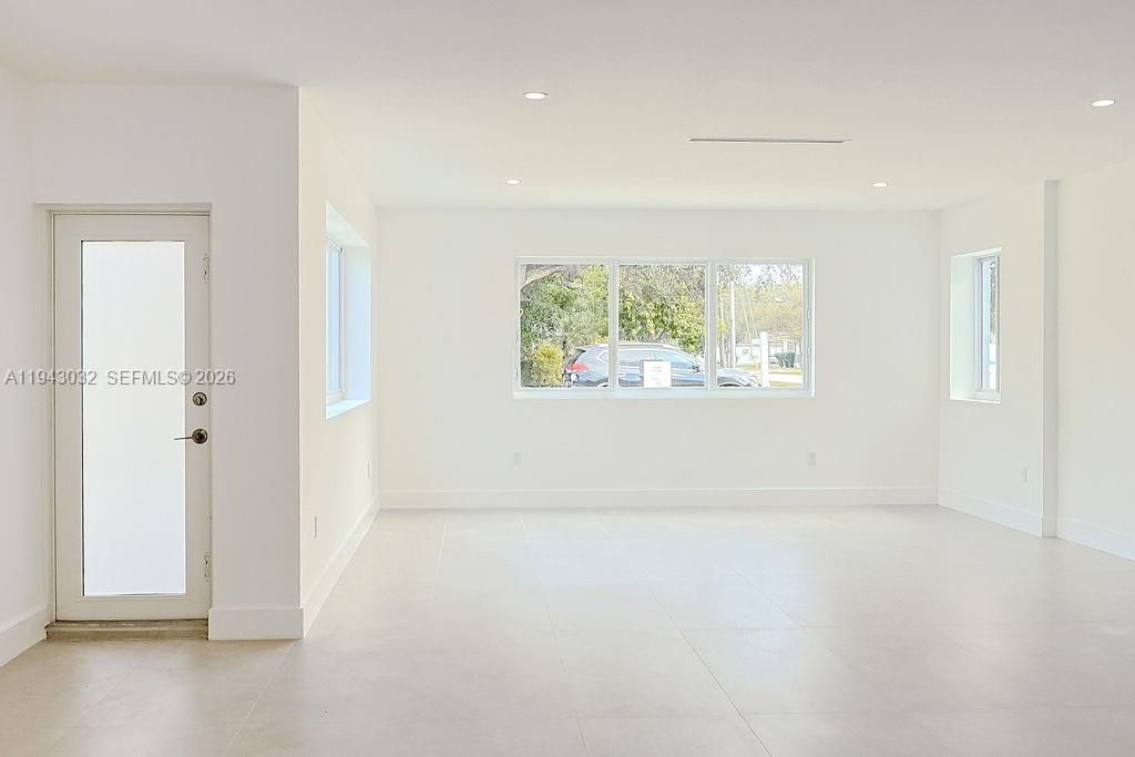 COUNTRY CLUB ESTATES SEC - Residential