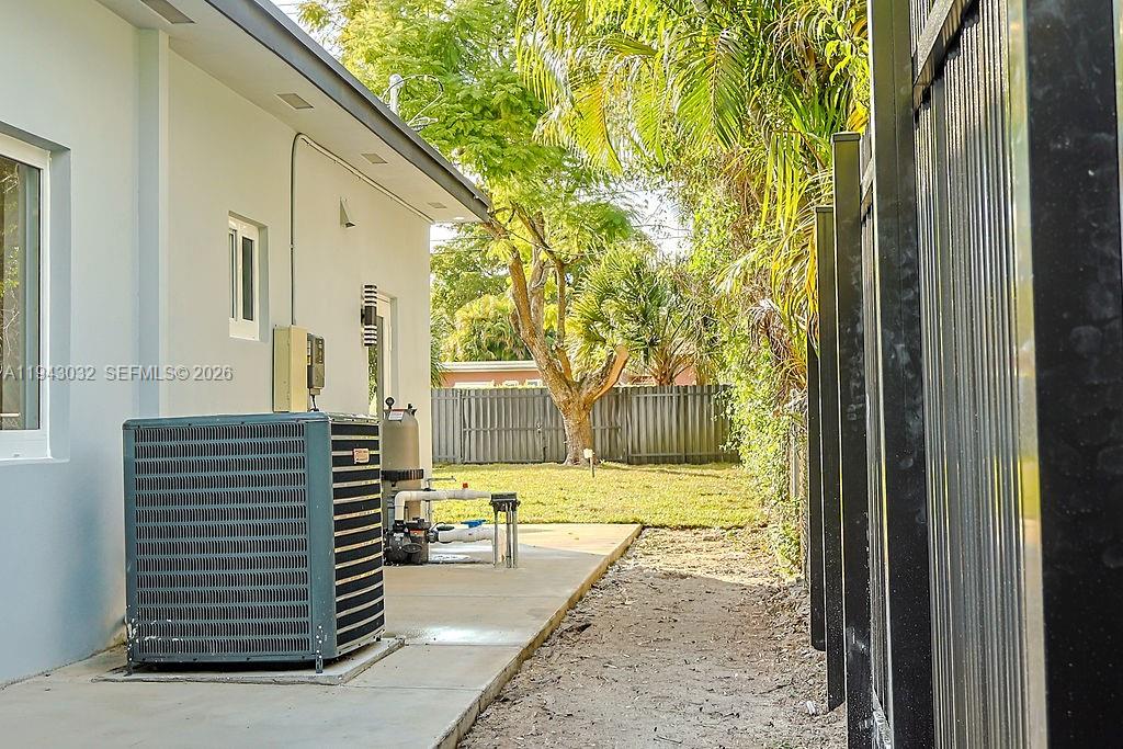 COUNTRY CLUB ESTATES SEC - Residential