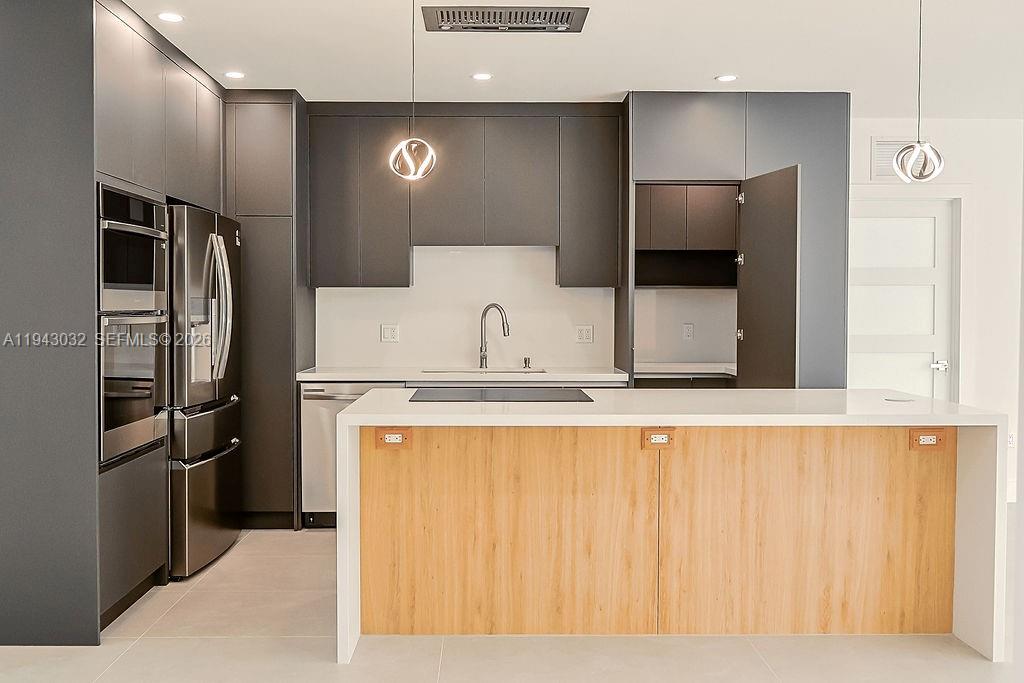 COUNTRY CLUB ESTATES SEC - Residential