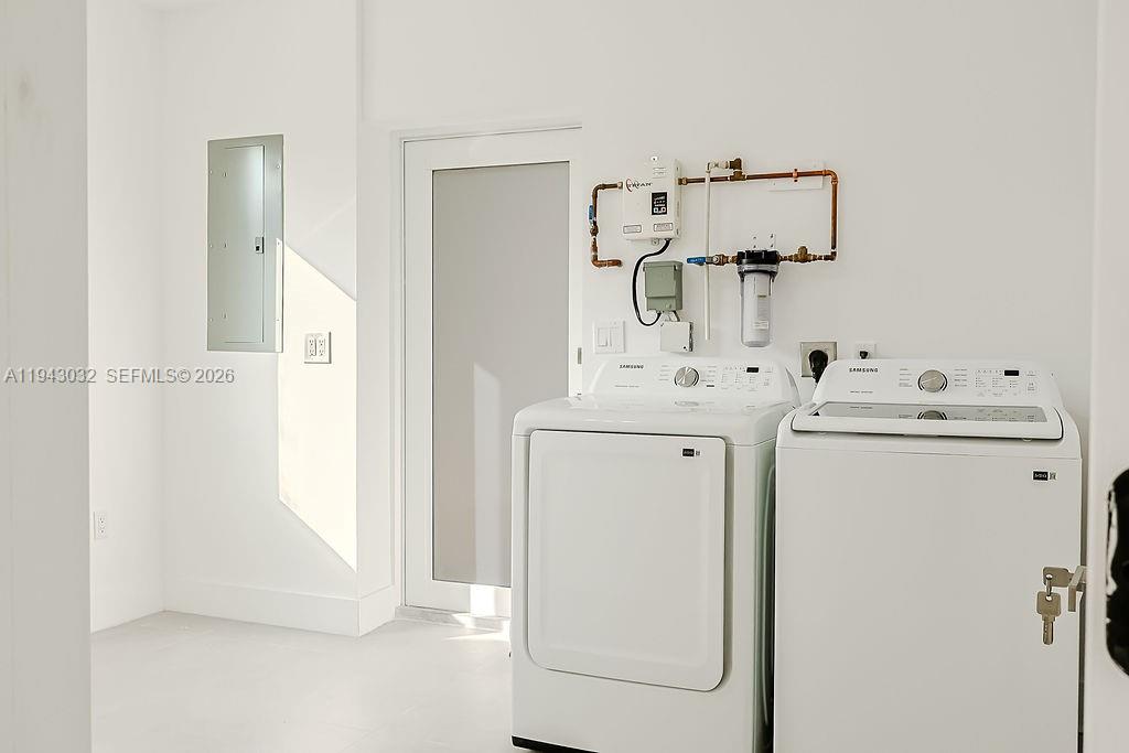 COUNTRY CLUB ESTATES SEC - Residential