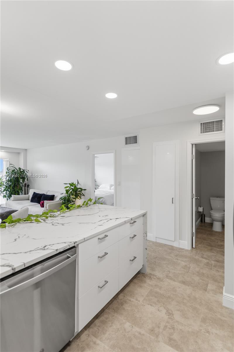 ESSEX TOWER CONDO - Residential