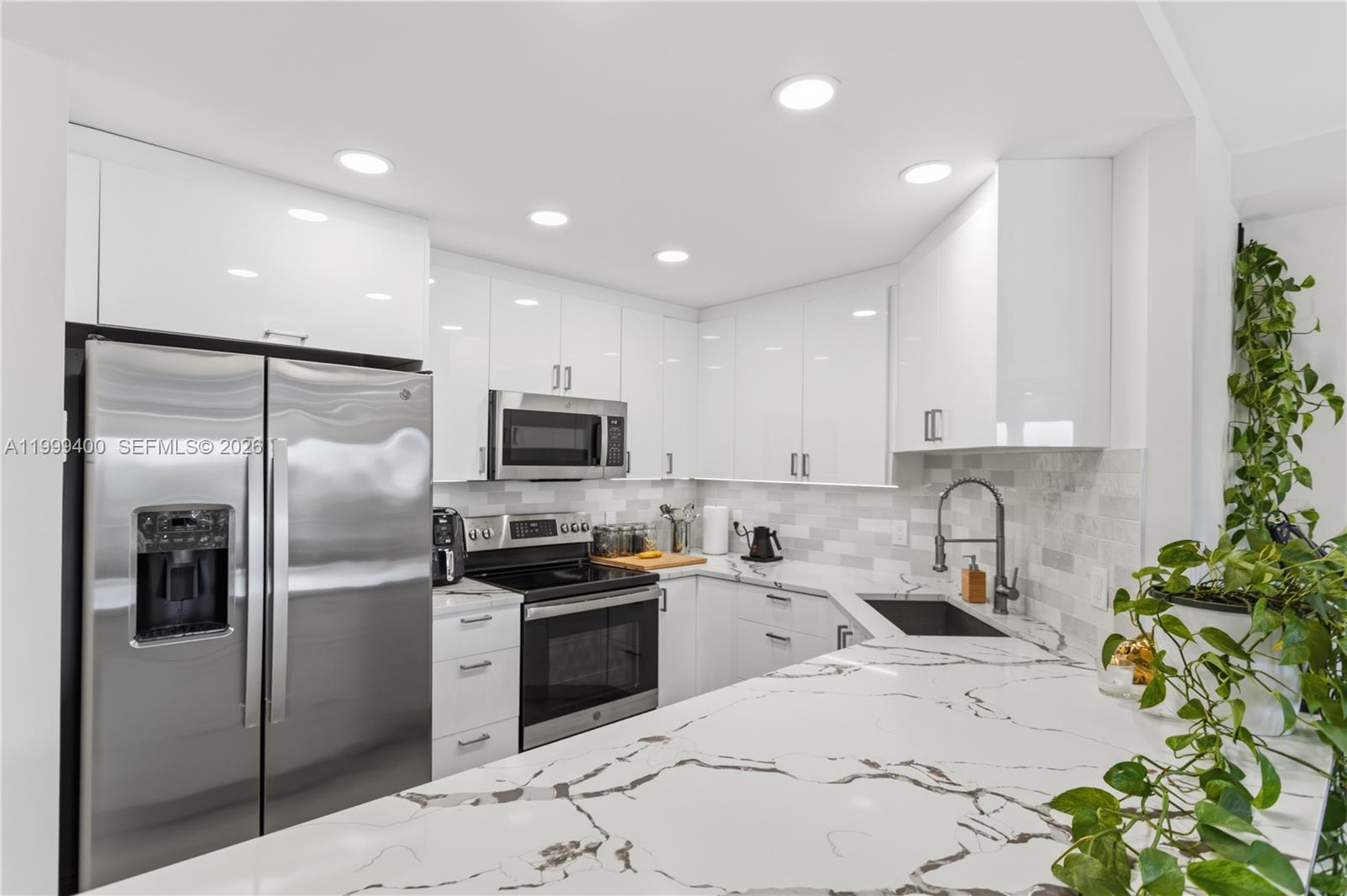 ESSEX TOWER CONDO - Residential
