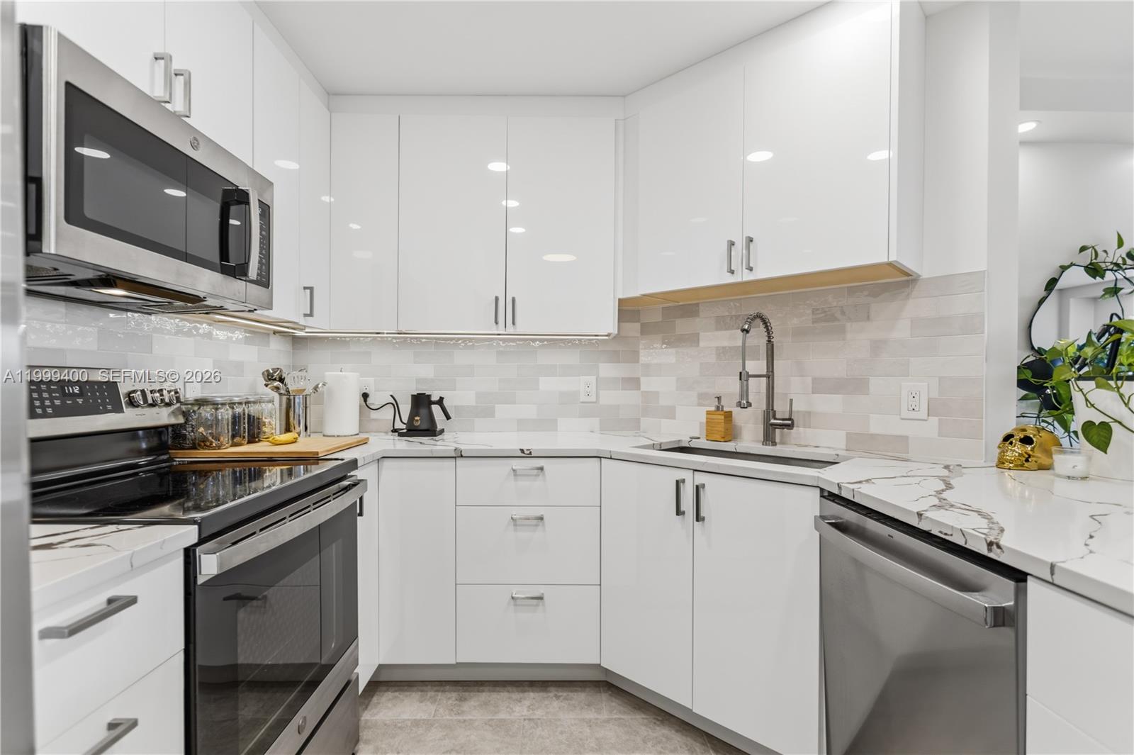 ESSEX TOWER CONDO - Residential
