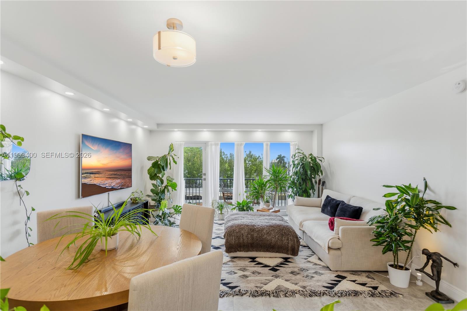 ESSEX TOWER CONDO - Residential