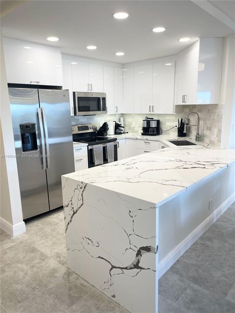 340 Sunset Dr 407 Fort Lauderdale FL 33301