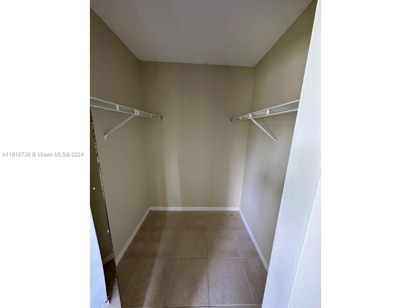 PINE RIDGE AT HAVERHILL C - Residential Lease