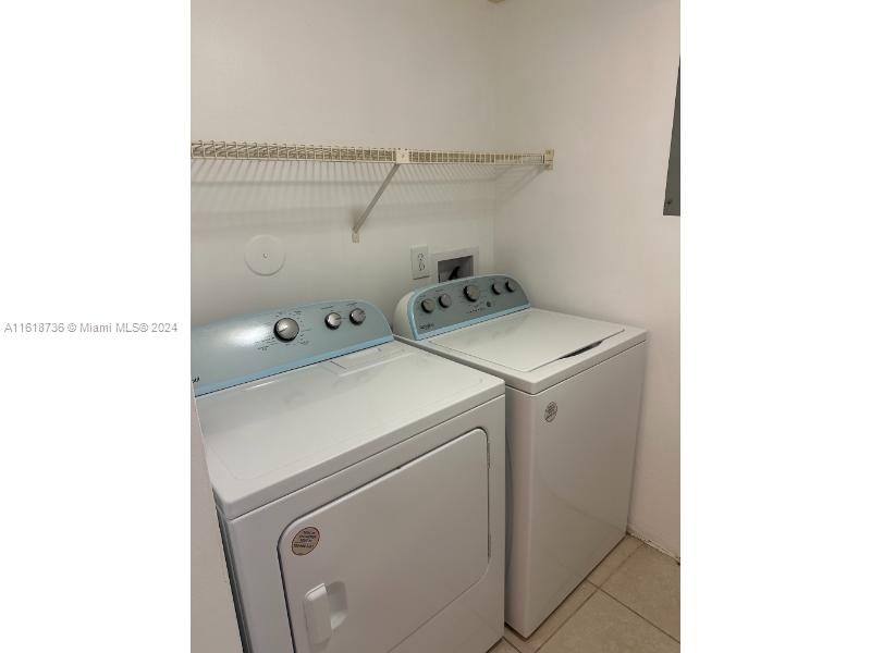 PINE RIDGE AT HAVERHILL C - Residential Lease