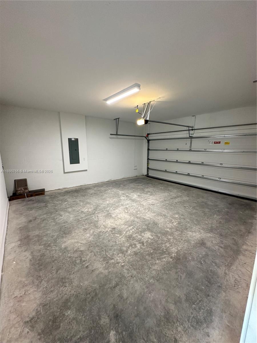 FOREST - Residential Lease