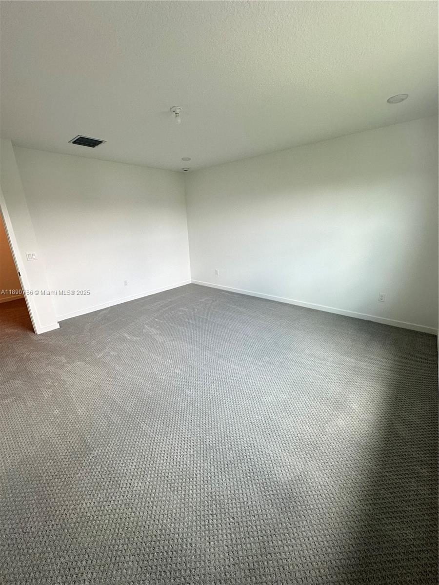 FOREST - Residential Lease