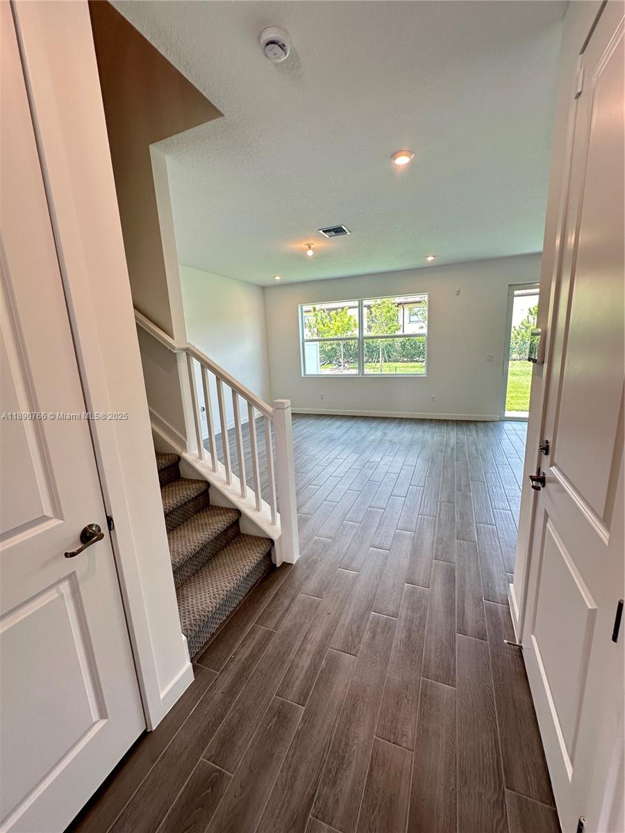 FOREST - Residential Lease