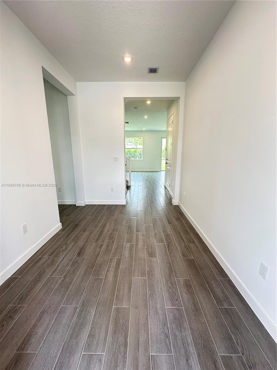 FOREST - Residential Lease