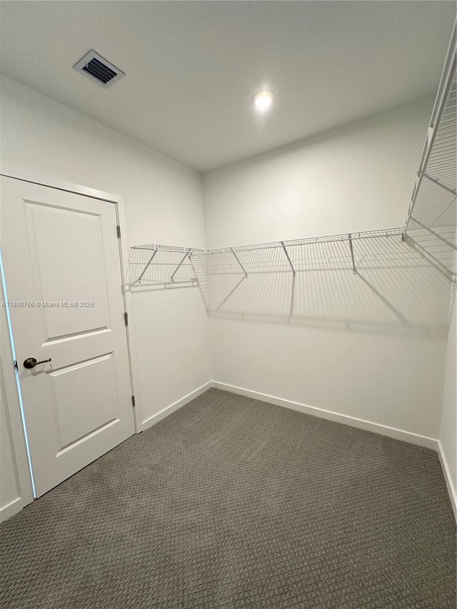 FOREST - Residential Lease