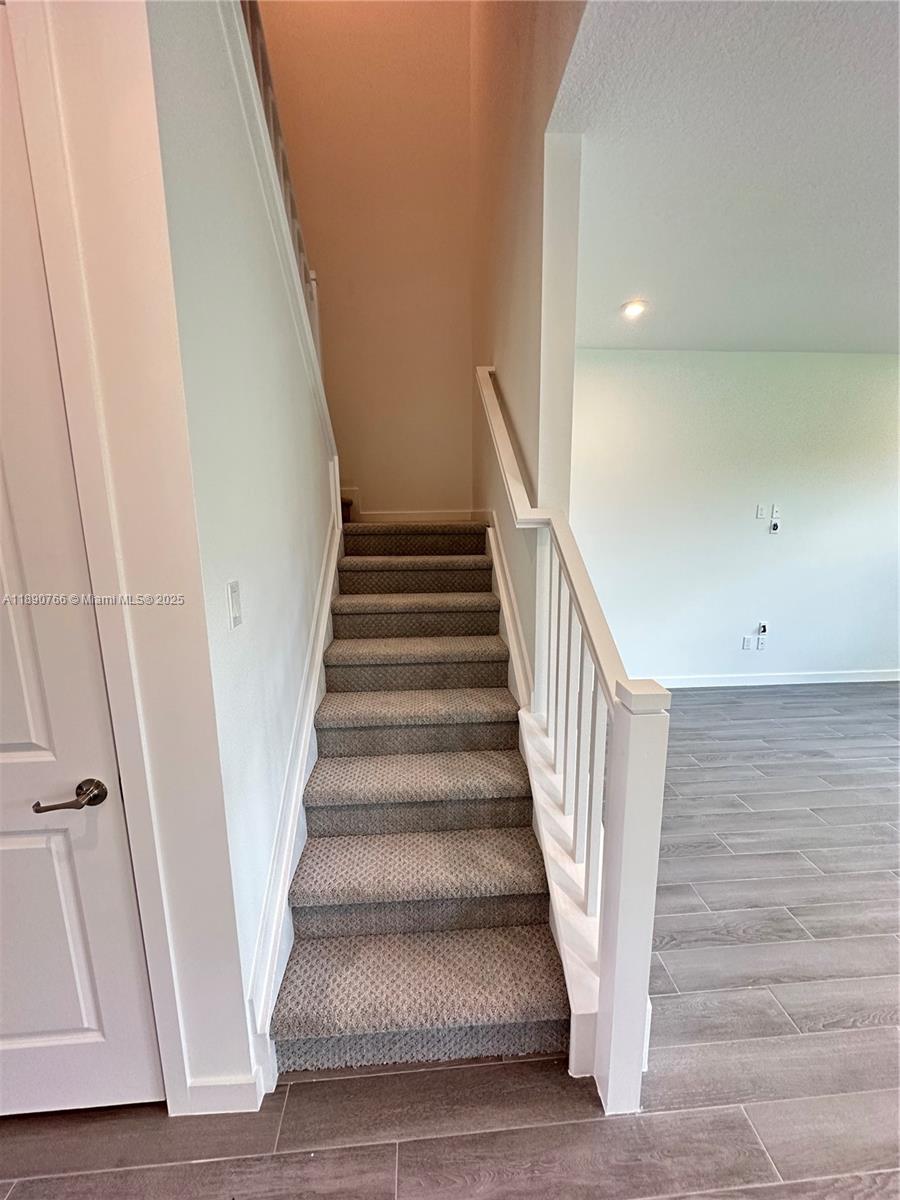 FOREST - Residential Lease