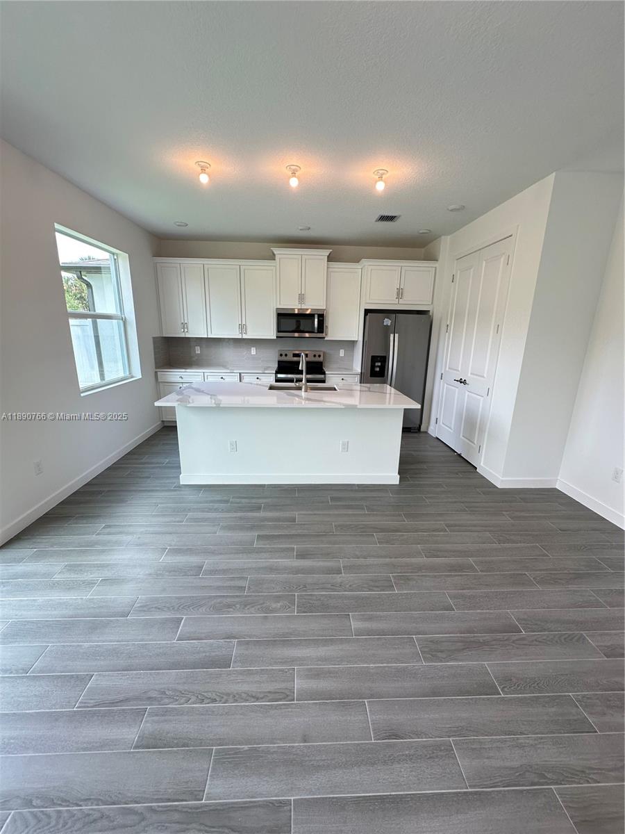 FOREST - Residential Lease