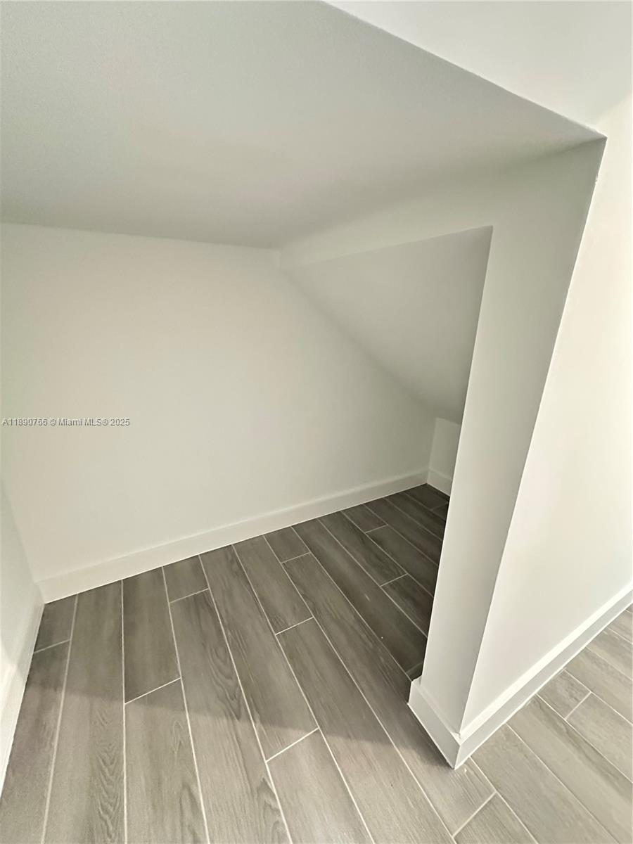 FOREST - Residential Lease