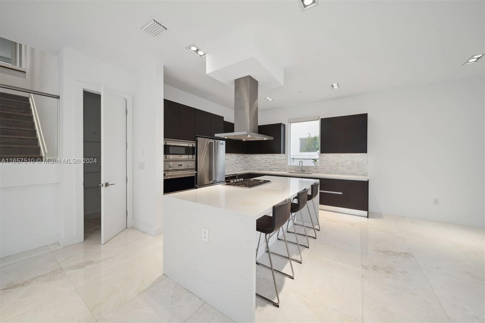 DORAL COMMONS RESIDENTIAL - Residential