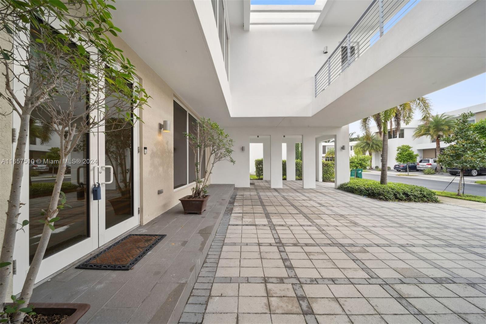 DORAL COMMONS RESIDENTIAL - Residential