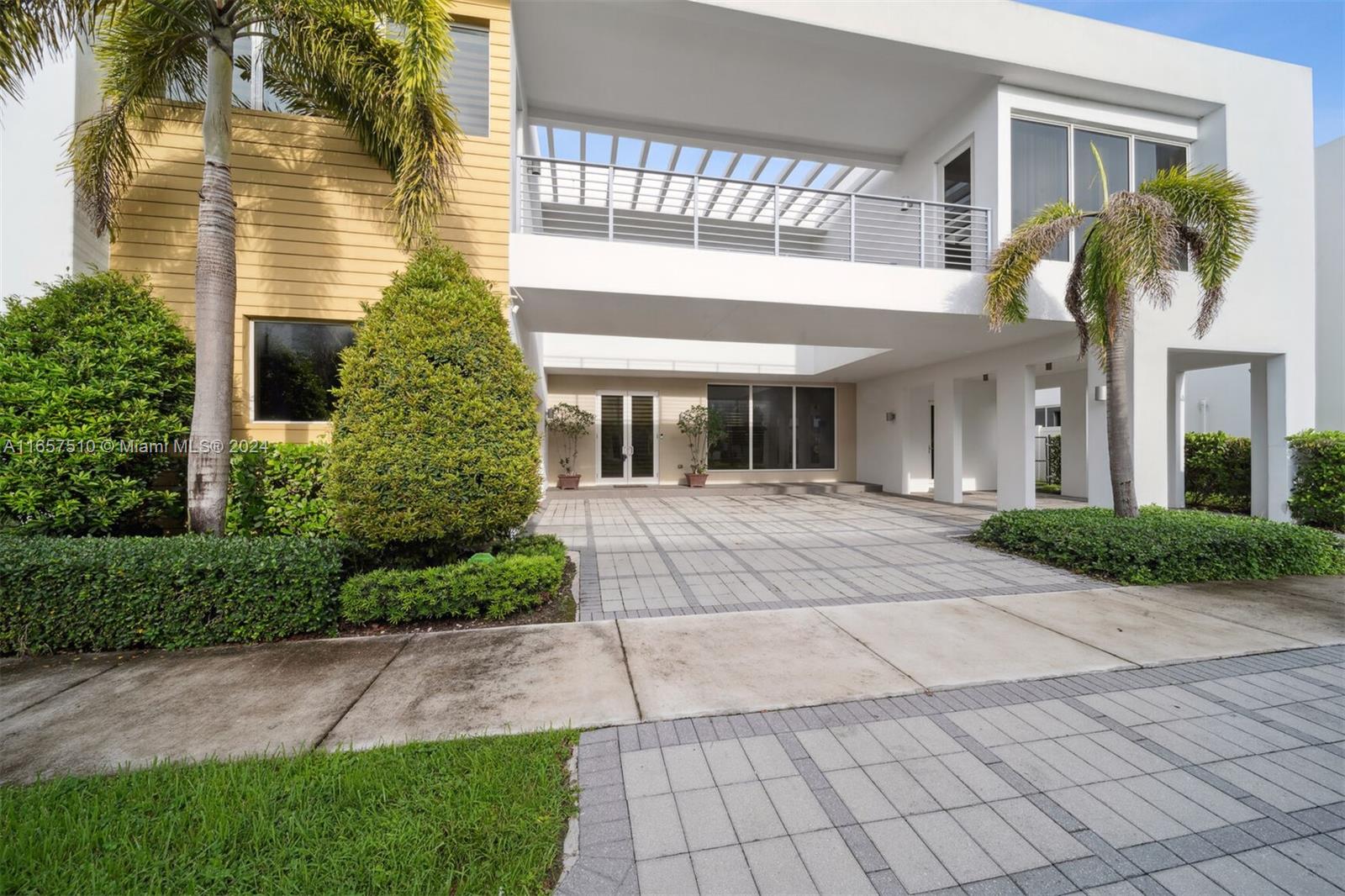 DORAL COMMONS RESIDENTIAL - Residential