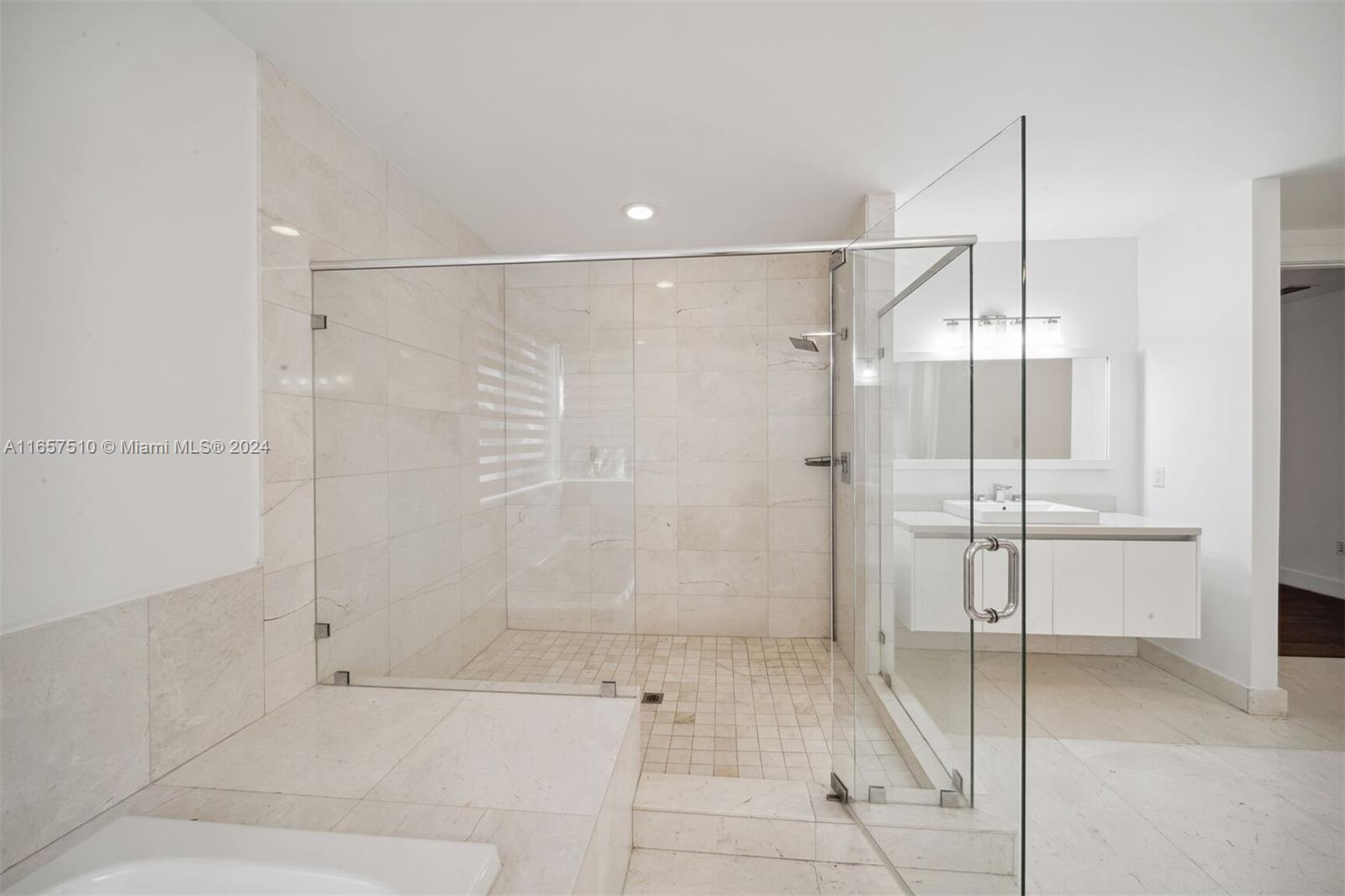 DORAL COMMONS RESIDENTIAL - Residential