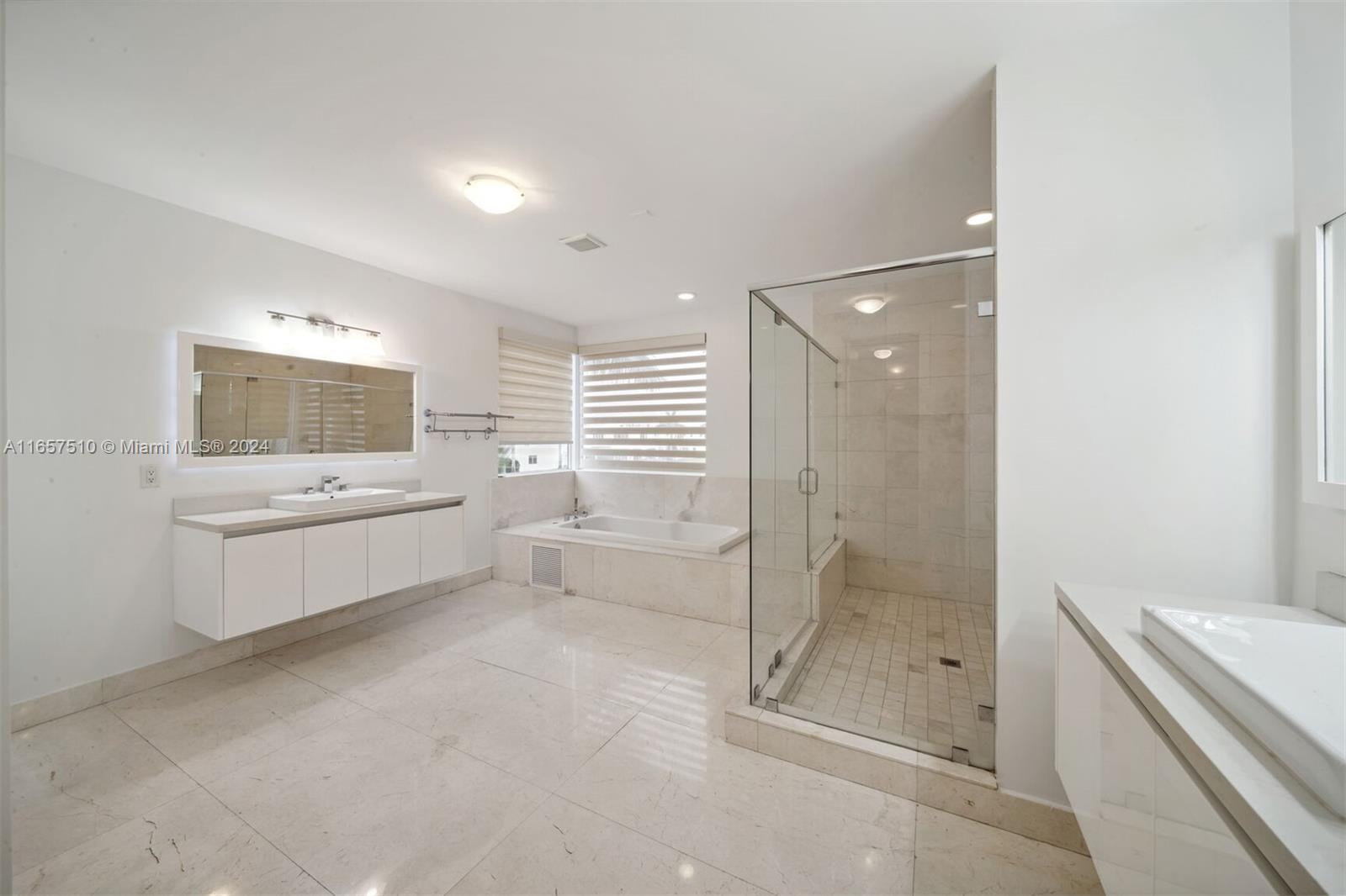 DORAL COMMONS RESIDENTIAL - Residential