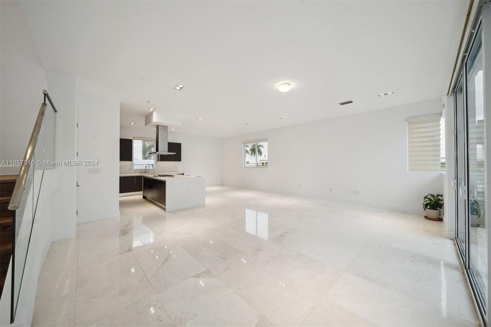 DORAL COMMONS RESIDENTIAL - Residential