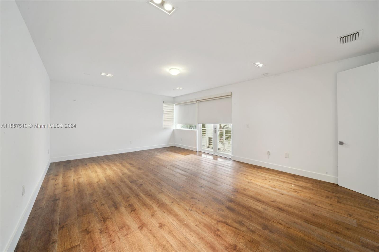 DORAL COMMONS RESIDENTIAL - Residential