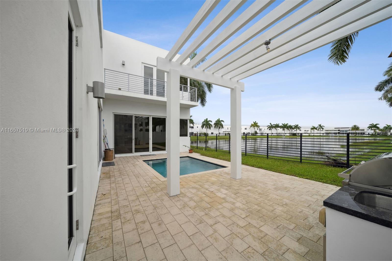 DORAL COMMONS RESIDENTIAL - Residential