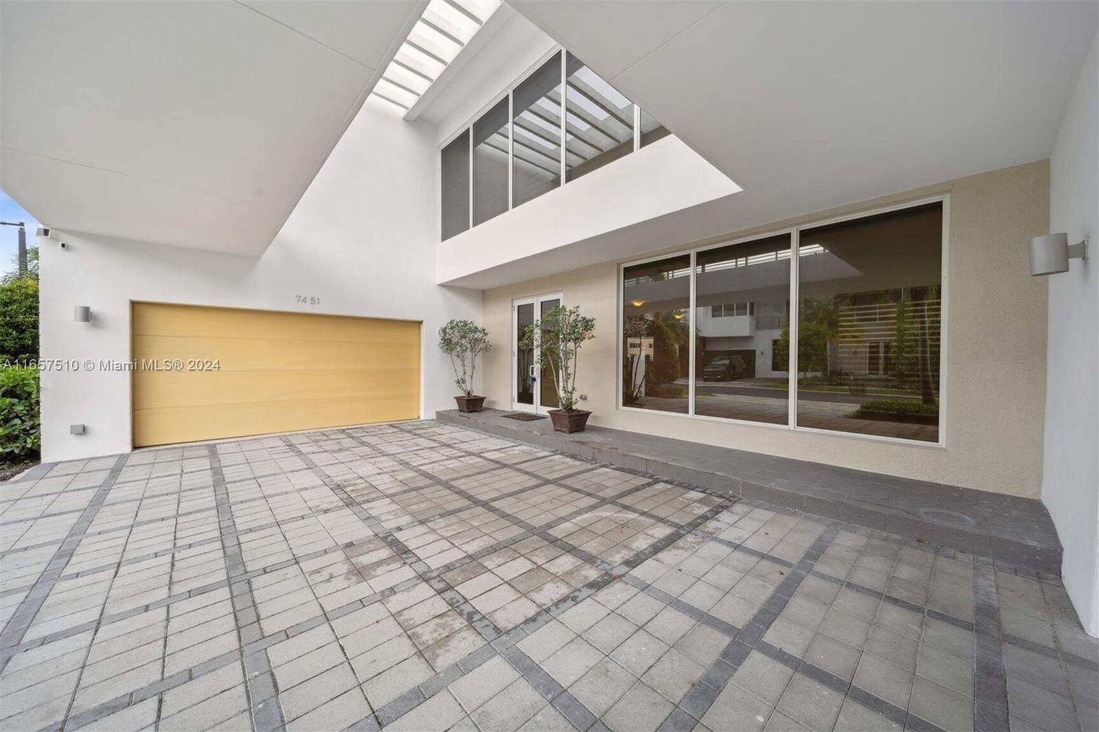 DORAL COMMONS RESIDENTIAL - Residential