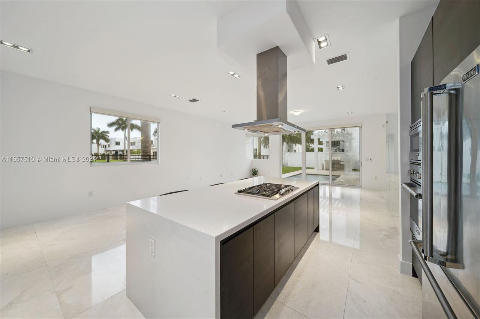 DORAL COMMONS RESIDENTIAL - Residential