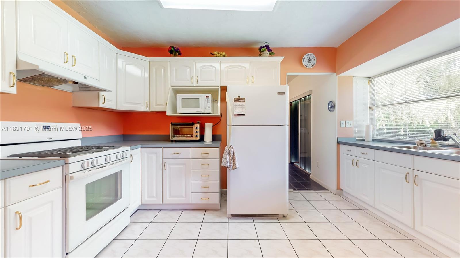 SECTION 22 BEL-AIRE - Residential