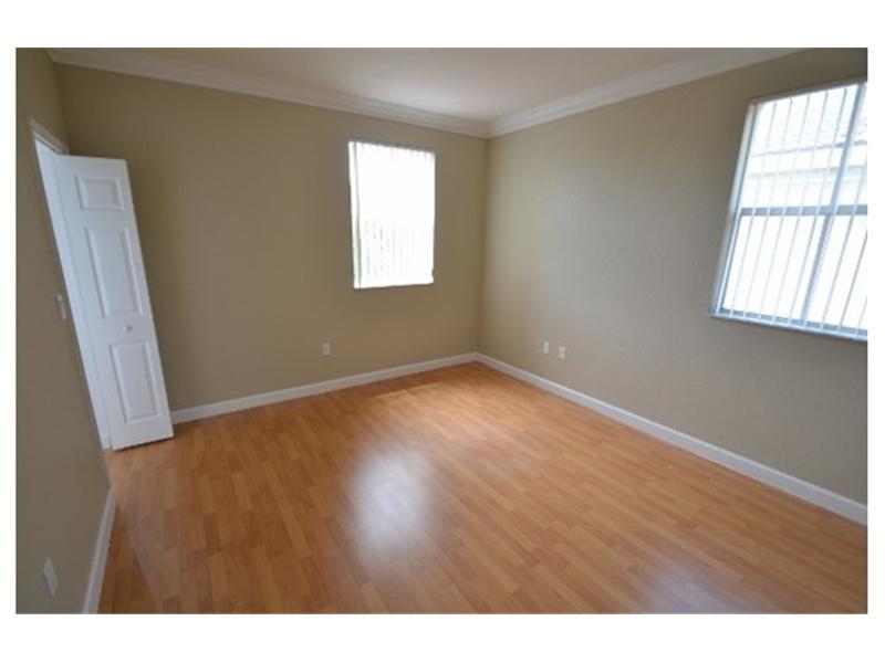 KENDALL BREEZE SOUTH - Residential Lease