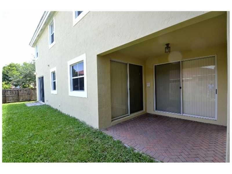 KENDALL BREEZE SOUTH - Residential Lease