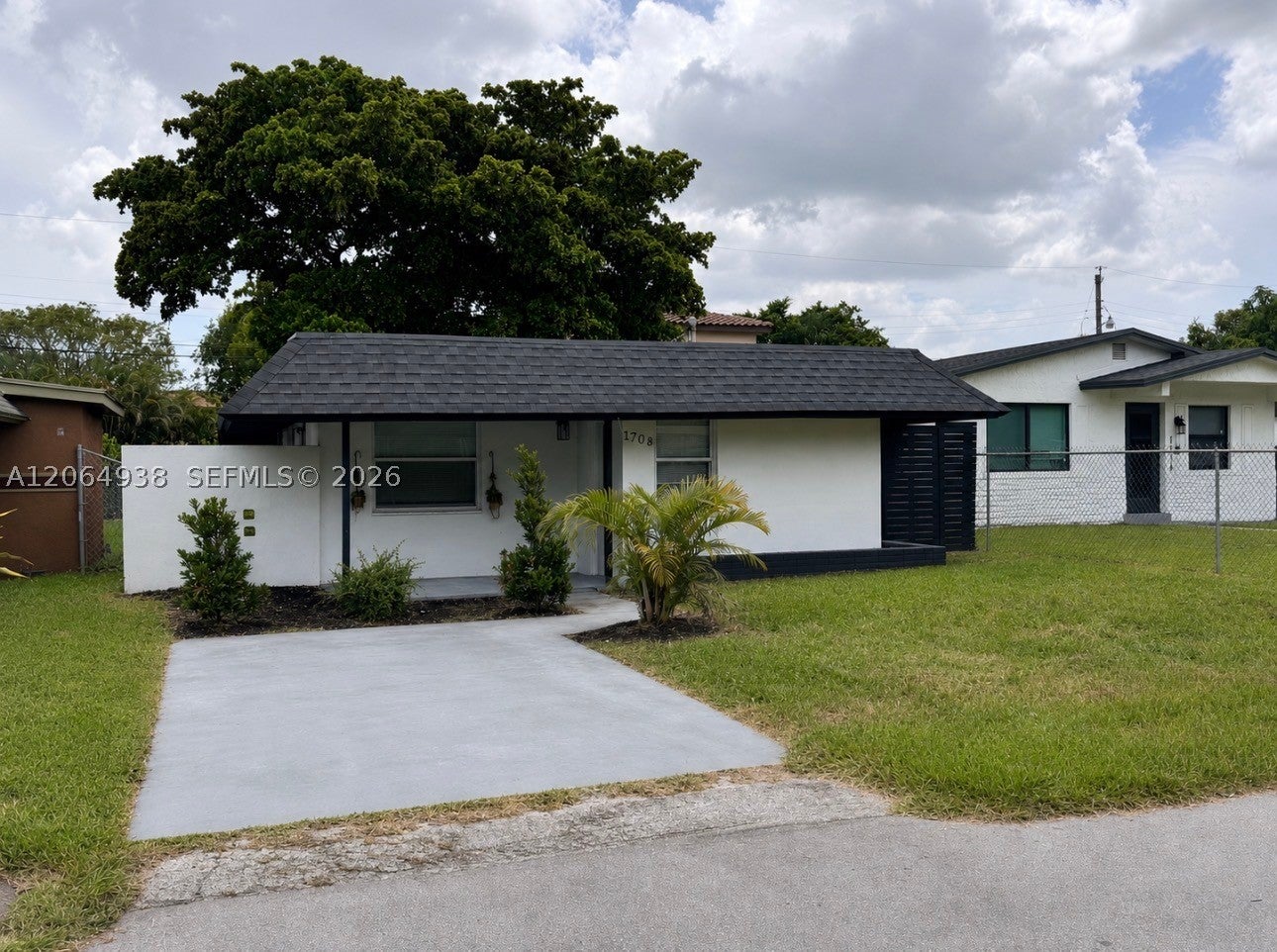 1708 NW 7th St