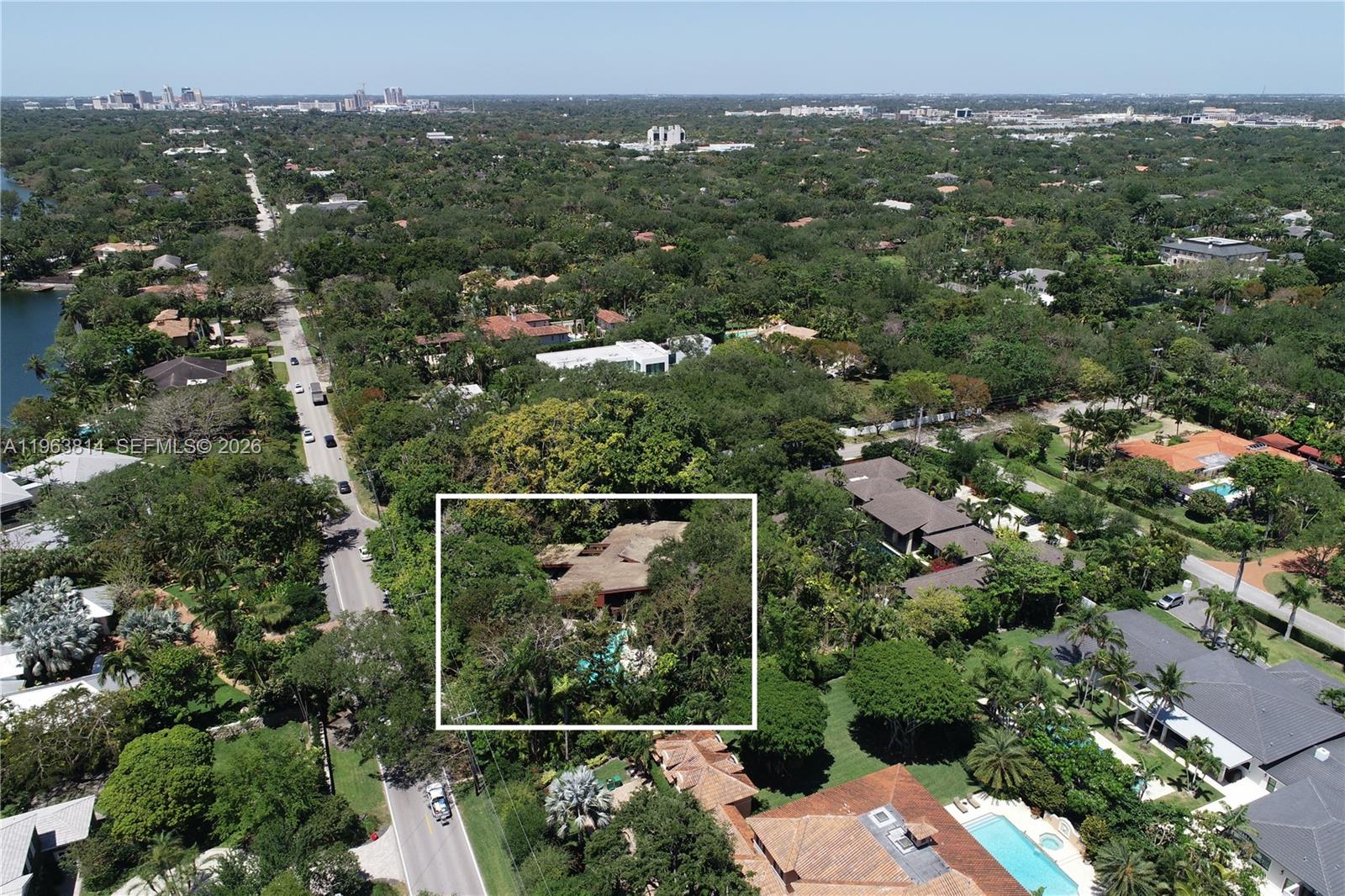 COLLINS MANOR - Residential