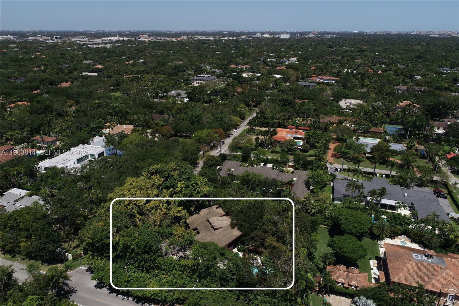 COLLINS MANOR - Residential